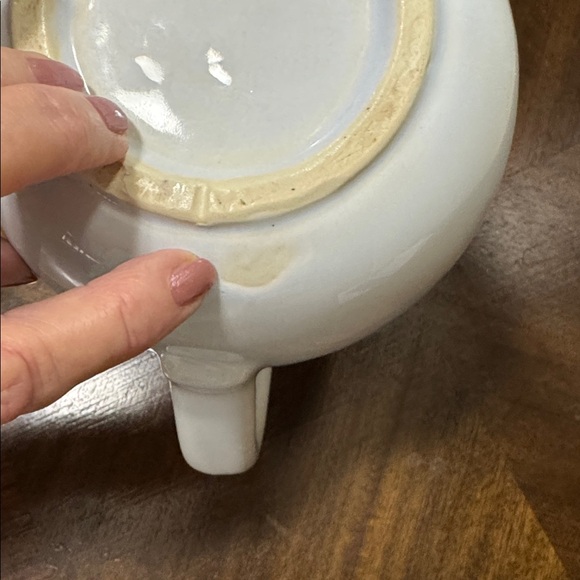 Vtg 1970s McCoy white pottery pitcher. #7527. - Picture 7 of 7